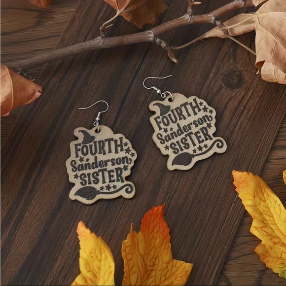 Hocus Pocus Sanderson Sister Earrings - Picture 5 of 7